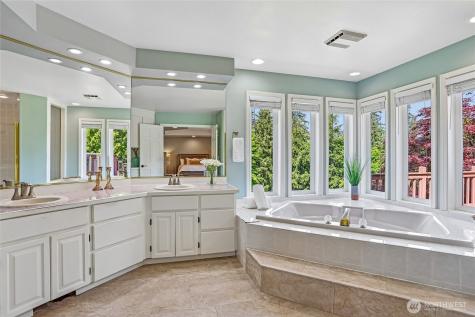 23200 SE 253rd Place Maple Valley WA 98038