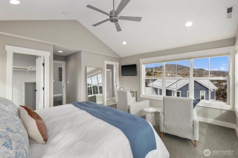 298 Bobcat Lane Chelan WA 98816