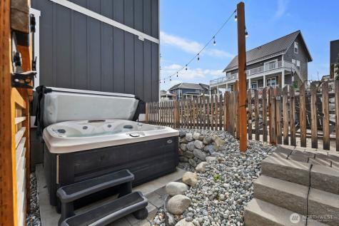 298 Bobcat Lane Chelan WA 98816