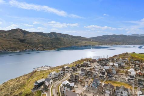 298 Bobcat Lane Chelan WA 98816