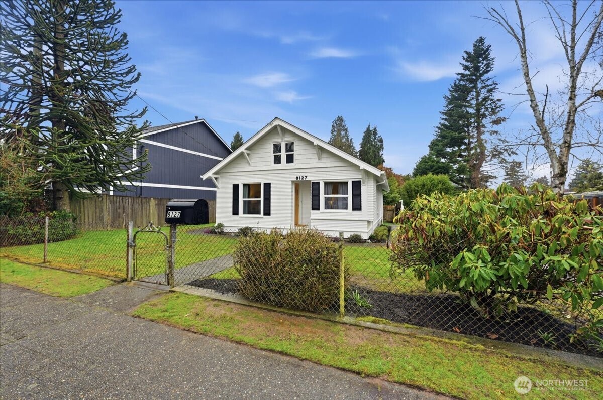 8127 11th Avenue SW Seattle WA 98106