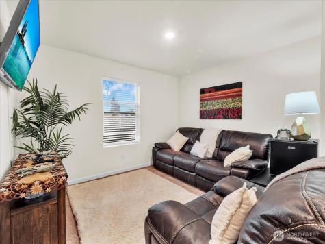 6412 121st Avenue E Puyallup WA 98372