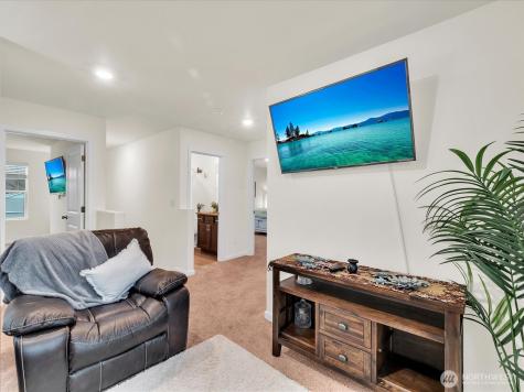 6412 121st Avenue E Puyallup WA 98372