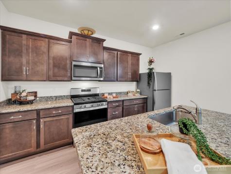 6412 121st Avenue E Puyallup WA 98372