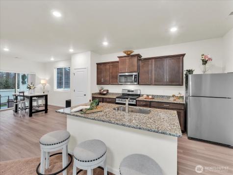 6412 121st Avenue E Puyallup WA 98372