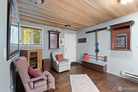 6989 Snoqualmie Place Glacier WA 98244