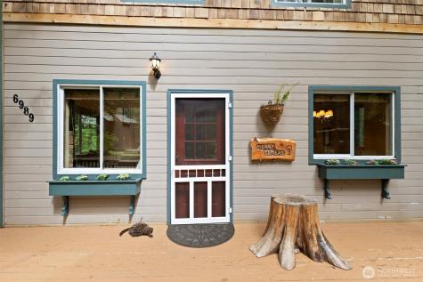 6989 Snoqualmie Place Glacier WA 98244