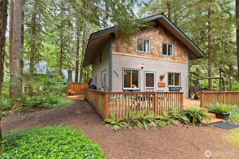 6989 Snoqualmie Place Glacier WA 98244