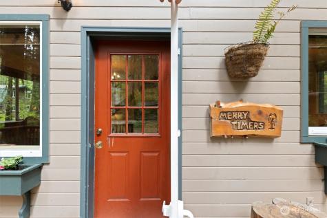 6989 Snoqualmie Place Glacier WA 98244