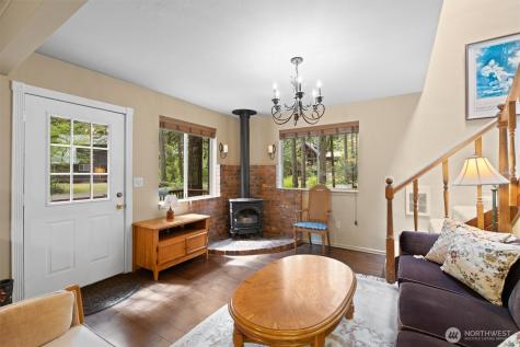 6989 Snoqualmie Place Glacier WA 98244