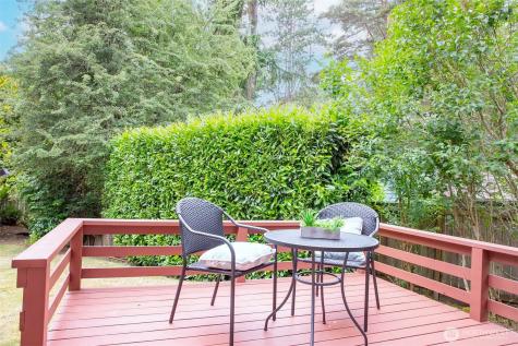 10761 Bill Point Crest NE Bainbridge Island WA 98110