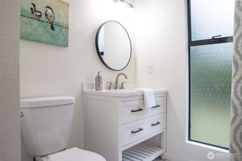 10761 Bill Point Crest NE Bainbridge Island WA 98110