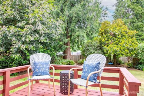 10761 Bill Point Crest NE Bainbridge Island WA 98110