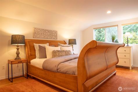 10761 Bill Point Crest NE Bainbridge Island WA 98110