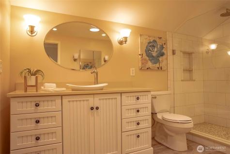 10761 Bill Point Crest NE Bainbridge Island WA 98110