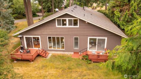 10761 Bill Point Crest NE Bainbridge Island WA 98110