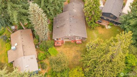 10761 Bill Point Crest NE Bainbridge Island WA 98110
