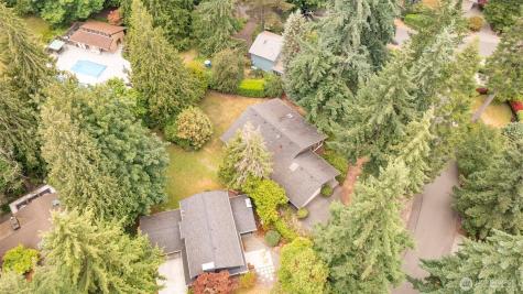 10761 Bill Point Crest NE Bainbridge Island WA 98110