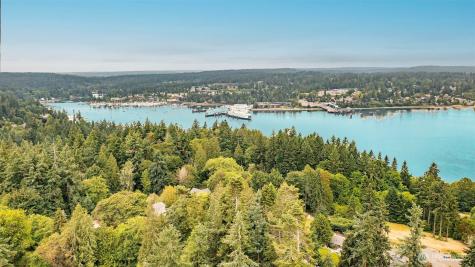 10761 Bill Point Crest NE Bainbridge Island WA 98110