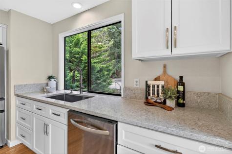 6162 144th Pl SE Bellevue WA 98006