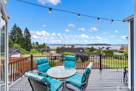 8016 E Daniels Loop Port Orchard WA 98366