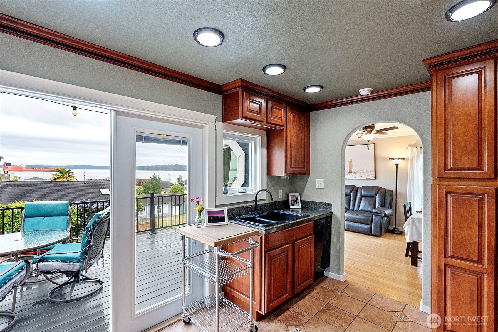 8016 E Daniels Loop Port Orchard WA 98366