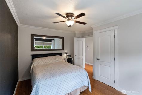 8016 E Daniels Loop Port Orchard WA 98366