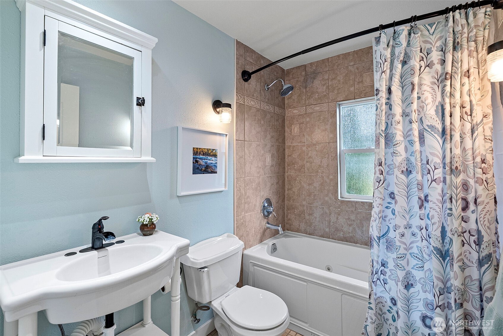 8016 E Daniels Loop Port Orchard WA 98366