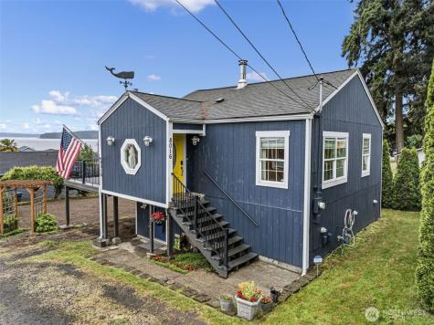 8016 E Daniels Loop Port Orchard WA 98366