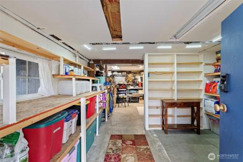8016 E Daniels Loop Port Orchard WA 98366