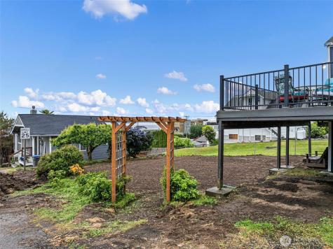 8016 E Daniels Loop Port Orchard WA 98366