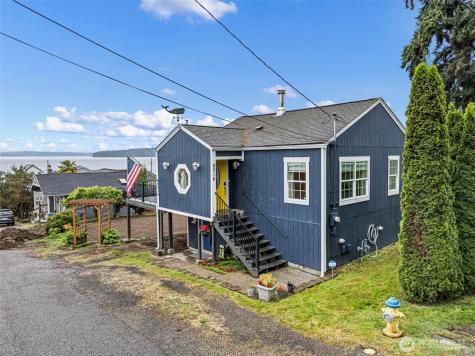 8016 E Daniels Loop Port Orchard WA 98366