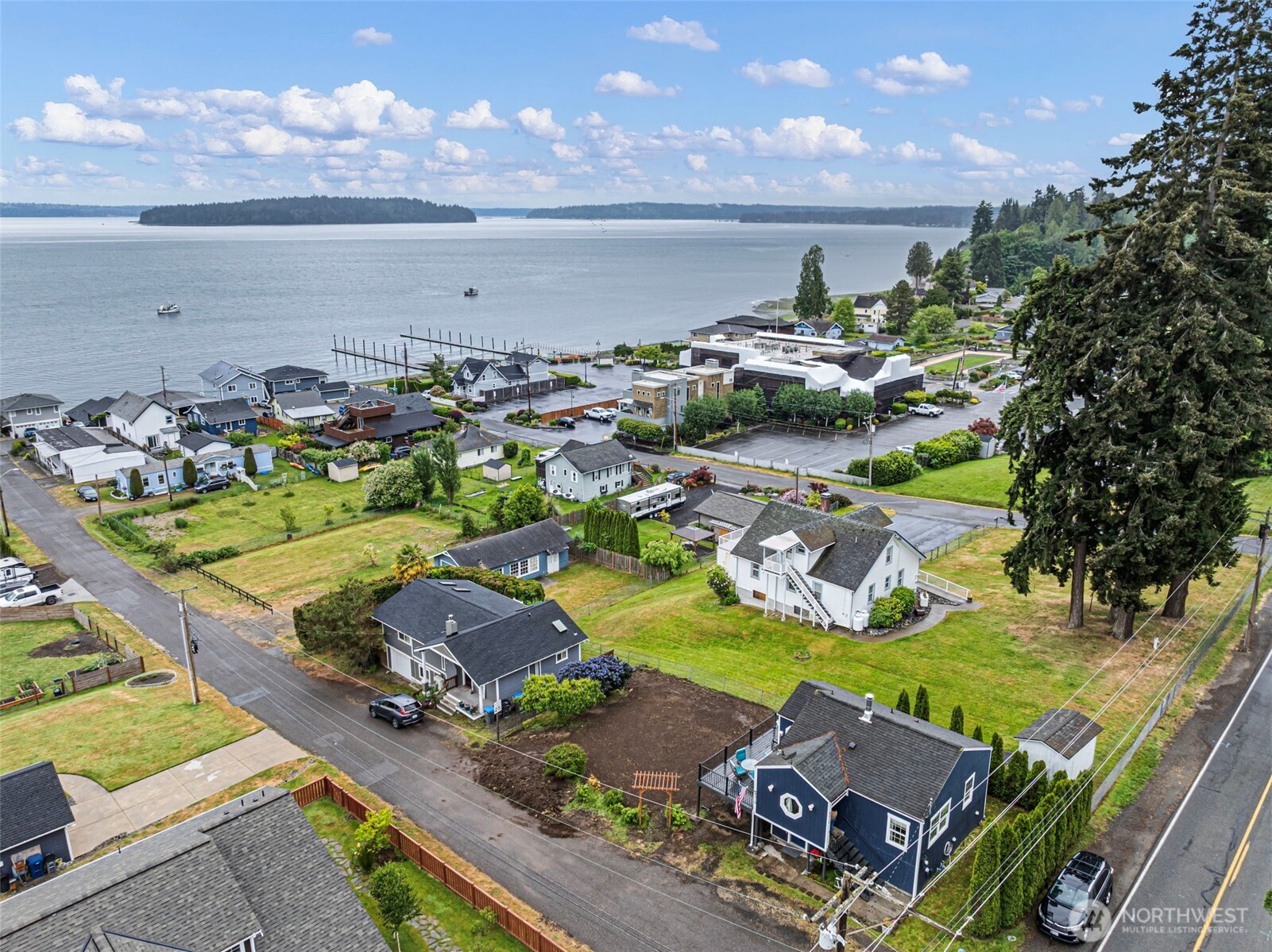 8016 E Daniels Loop Port Orchard WA 98366