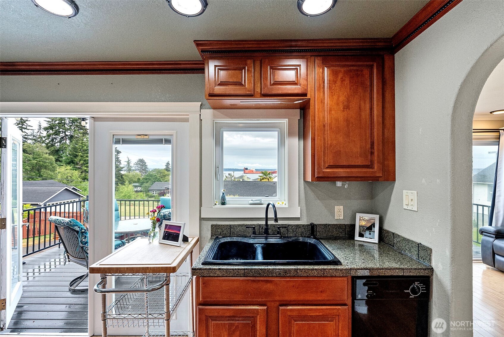 8016 E Daniels Loop Port Orchard WA 98366