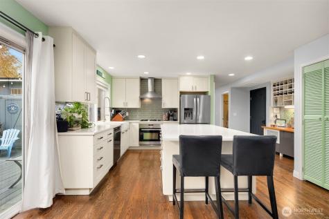 15749 142nd Place SE Renton WA 98058