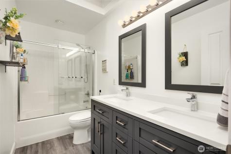 15749 142nd Place SE Renton WA 98058