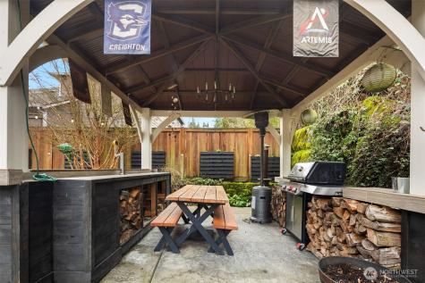 15749 142nd Place SE Renton WA 98058
