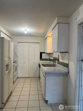12501 SE 203 Place SE Kent WA 98031