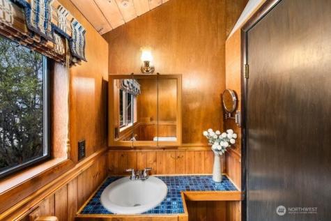 595 Race Road Coupeville WA 98239
