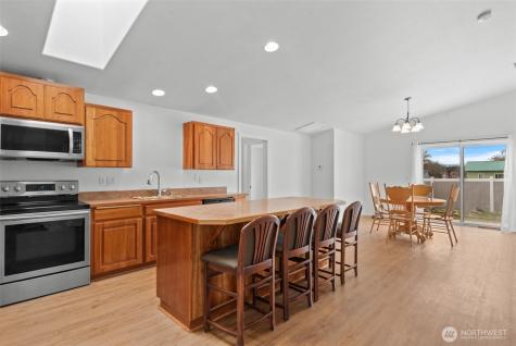 715 NE Hilltop Avenue Quincy WA 98848