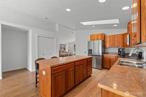 715 NE Hilltop Avenue Quincy WA 98848