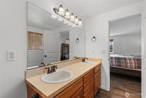 715 NE Hilltop Avenue Quincy WA 98848