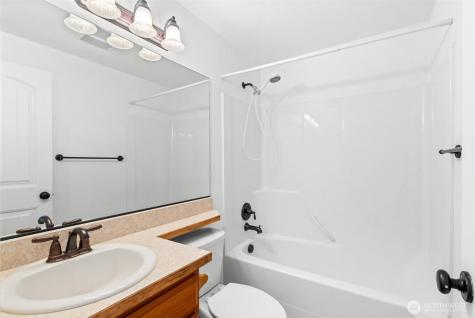 715 NE Hilltop Avenue Quincy WA 98848