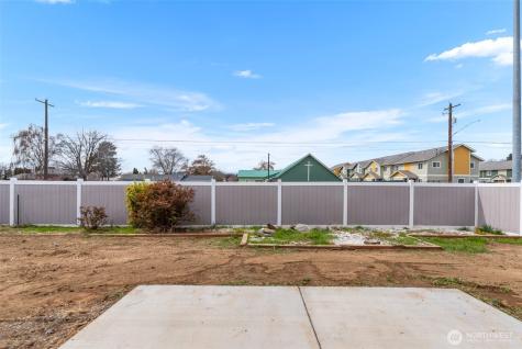 715 NE Hilltop Avenue Quincy WA 98848