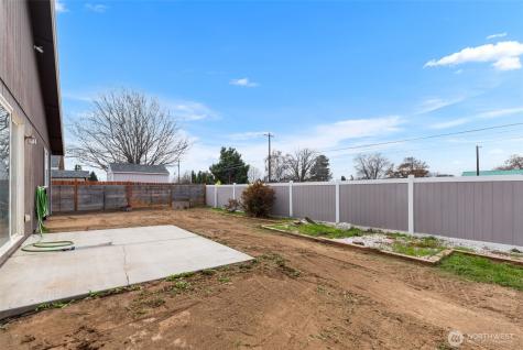 715 NE Hilltop Avenue Quincy WA 98848
