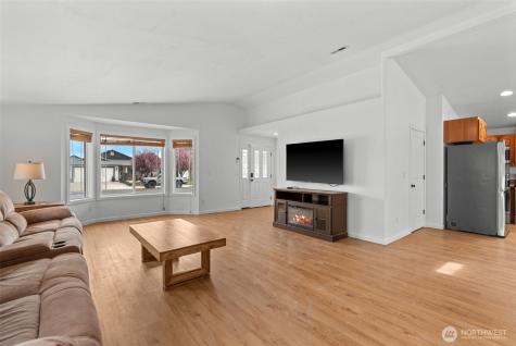 715 NE Hilltop Avenue Quincy WA 98848