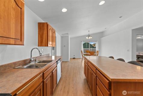 715 NE Hilltop Avenue Quincy WA 98848