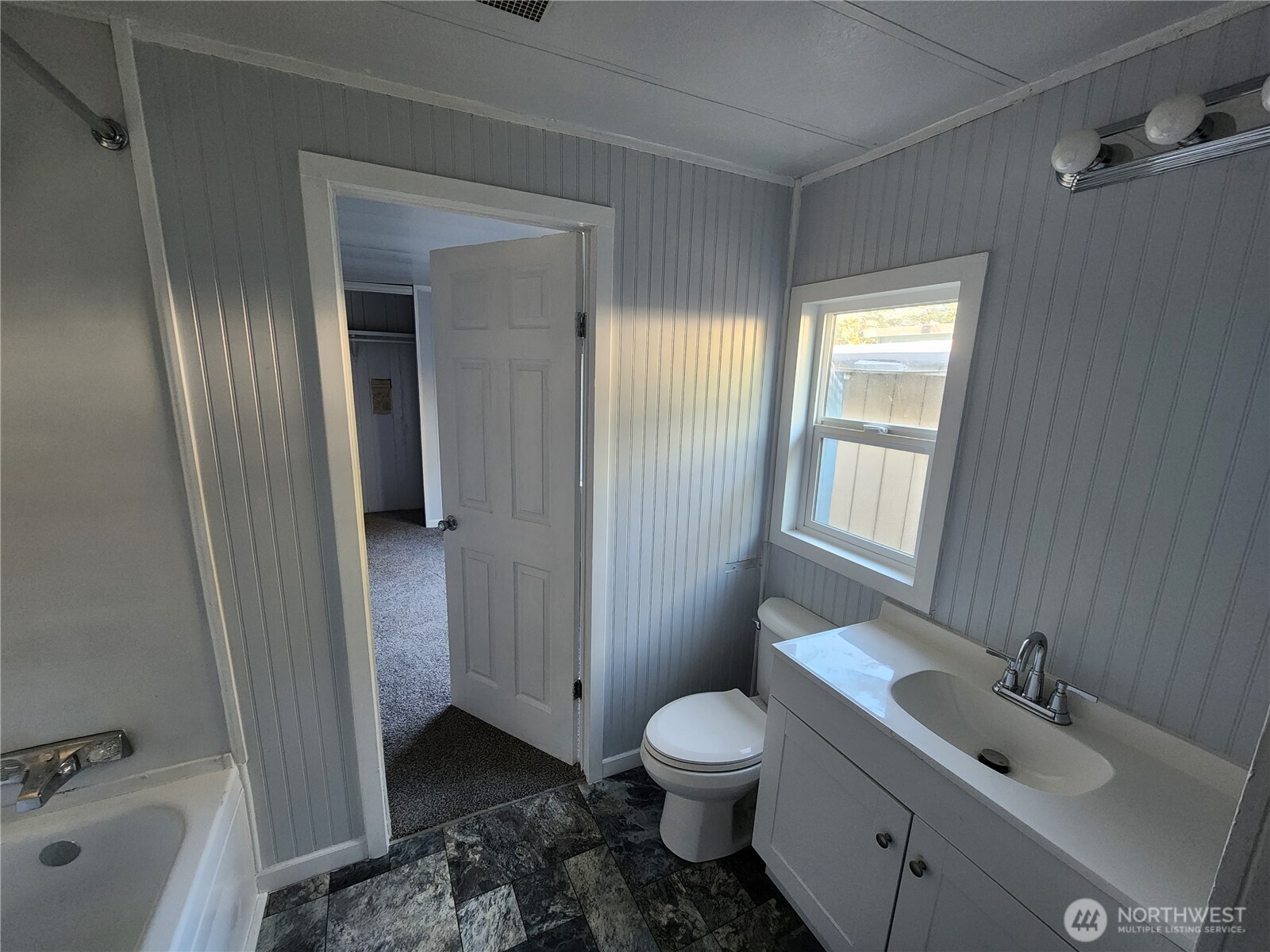 2958 Mountain View Road Silverdale WA 98383