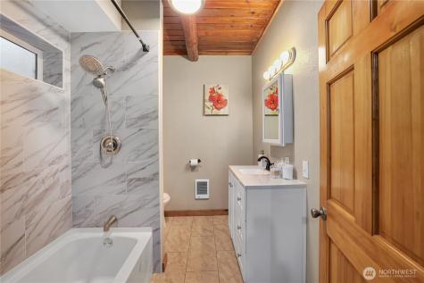 7217 SE Scomanov Lane Olalla WA 98359