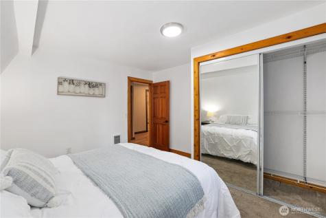 7217 SE Scomanov Lane Olalla WA 98359